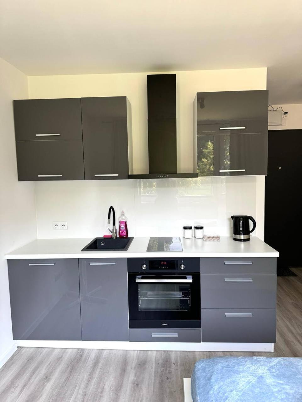 Quiet Apartment Near The Park, Metro, Centre, Wi-Fi - By Hik Apartments Warsawa Bagian luar foto